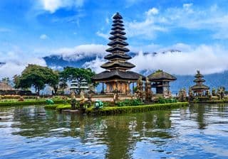 Ulun Danu Beratan Temple amidst Lake and Mountains