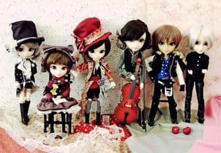 Fashionable Doll Ensemble