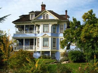 A Blue Victorian in the Heart of Grants Pass, Oregon