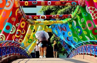 Vibrant Patterns of Alkaff Bridge