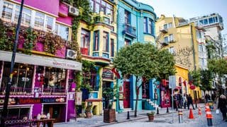 Istanbul's Sultanahmet: A Kaleidoscope of Colors