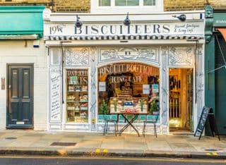 1914 BISCUITEERS: A Timeless Treat in the Heart of London