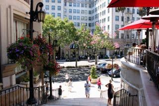Beverly Hills Aria: Pedestrians Bask in Sunlight