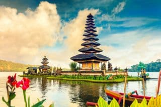 Ulun Danu Bratan Temple amidst Lake Beratan's Splendor