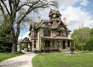 The A. H. Allyn Mansion: Victorian Elegance amidst Nature