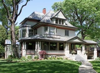 Victorian Mansion in Oak Park
