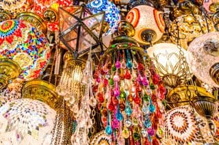 Istanbul Bazaar's Vibrant Glass Lantern Display