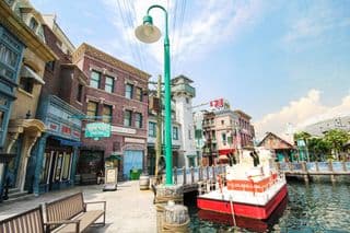 Nostalgic Harbor Town at Universal Studios Singapore