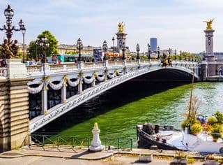 Pont Alexandre III: Gilded Elegance Over the Seine
