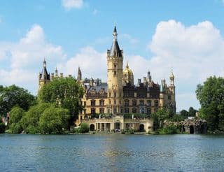 Schwerin Castle: A Royal Renaissance Jewel by the Water