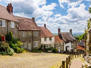 Cobblestone Lane in Gold Hill, Shaftesbury, England