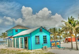 Turquoise Beach Cottage in the Bahamas