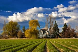 Idaho Farmhouse amidst Nature's Beauty